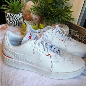 White Nike Court Balnc